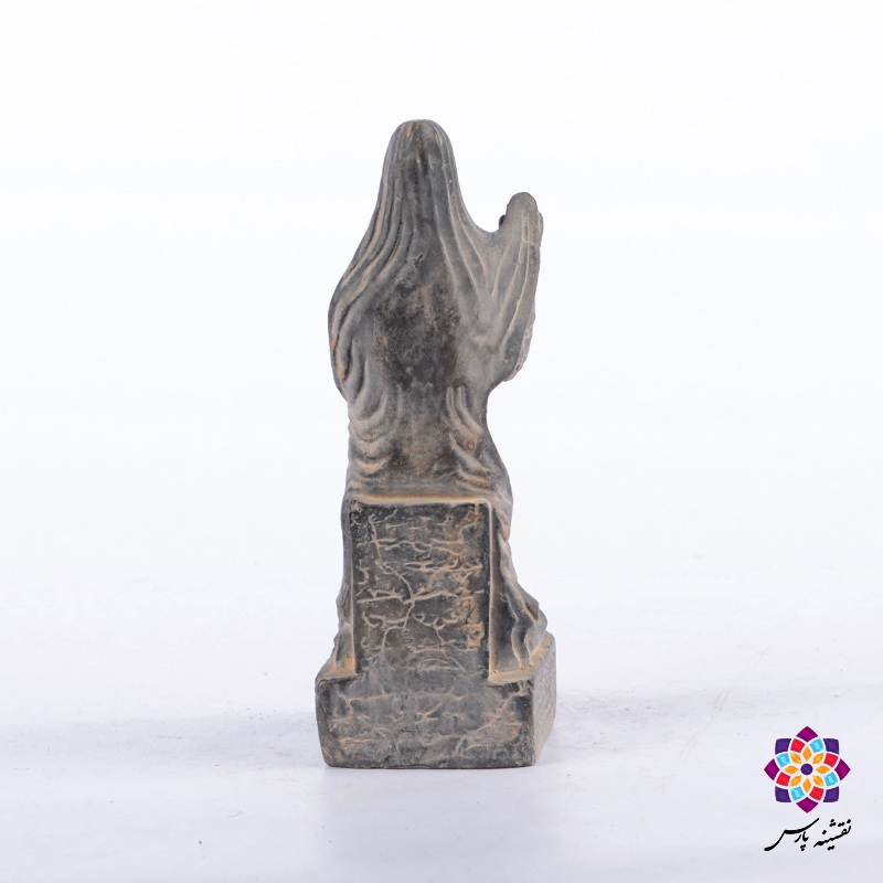 مجسمه ملکه اشکانی مجسمه ملکه اشکانی