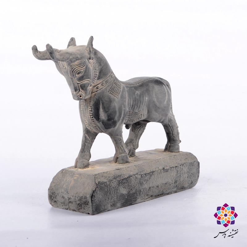 گاو حجمی دروازه ملل گاو حجمی دروازه ملل