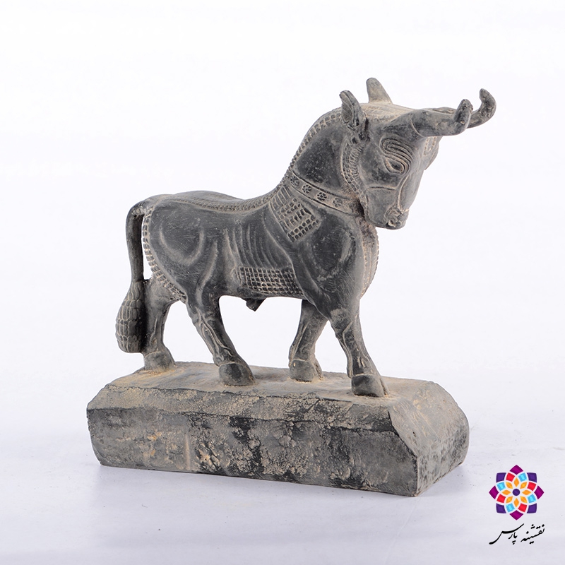 گاو حجمی دروازه ملل گاو حجمی دروازه ملل