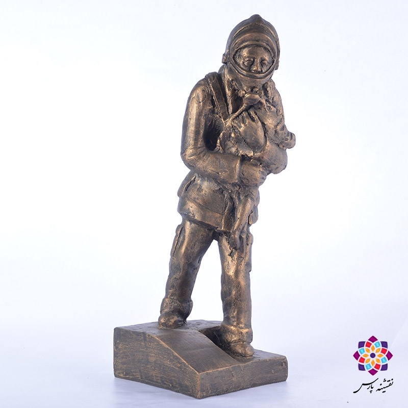 تندیس آتش نشان قهرمان بزرگ تندیس آتش نشان قهرمان بزرگ