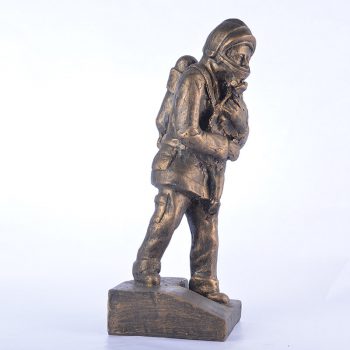 تندیس آتش نشان قهرمان بزرگ