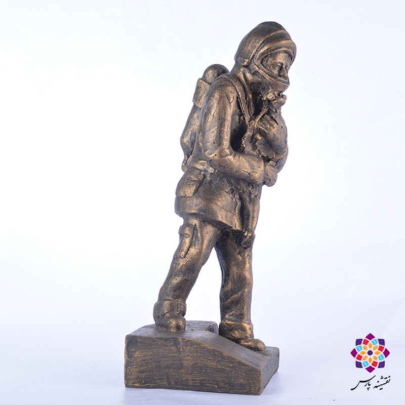 تندیس آتش نشان قهرمان بزرگ تندیس آتش نشان قهرمان بزرگ