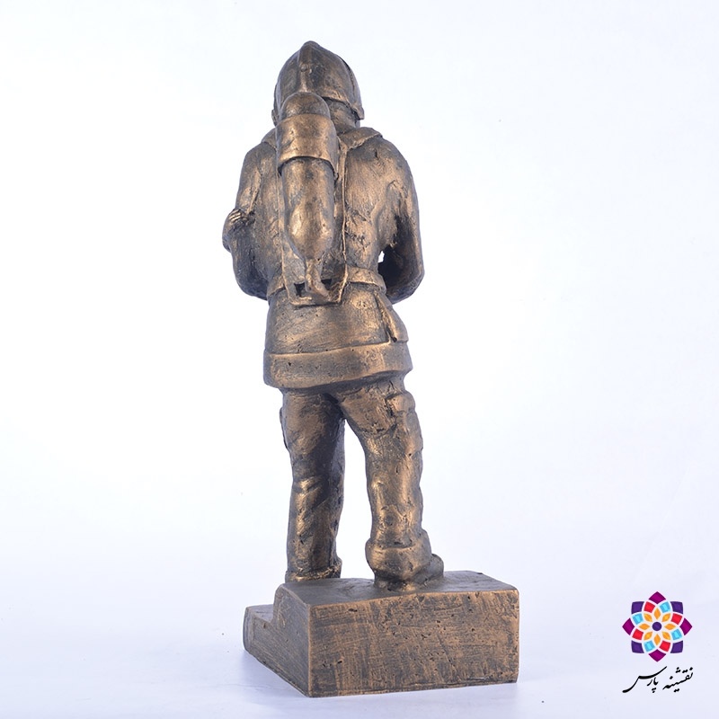 تندیس آتش نشان قهرمان بزرگ تندیس آتش نشان قهرمان بزرگ