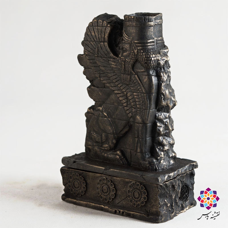 شمعدان و جواهردان شیر بالدار با گل لوتوس شمعدان و جواهردان شیر بالدار با گل لوتوس