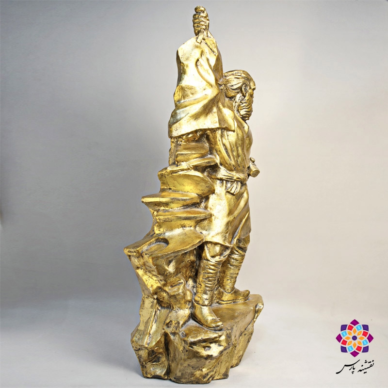 تندیس کاوه آهنگر تندیس کاوه آهنگر