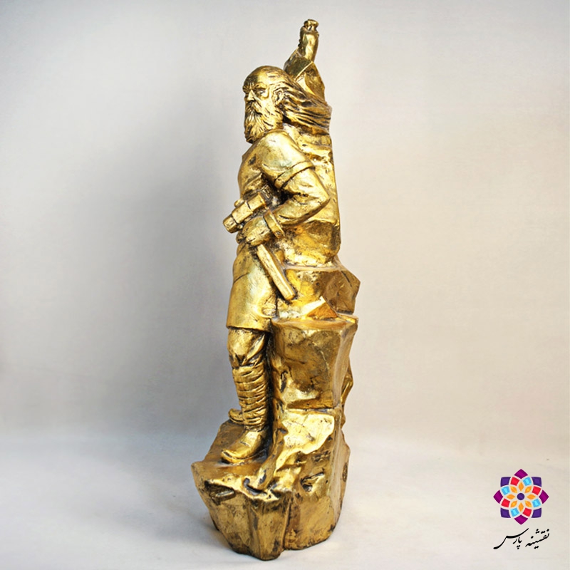 تندیس کاوه آهنگر تندیس کاوه آهنگر