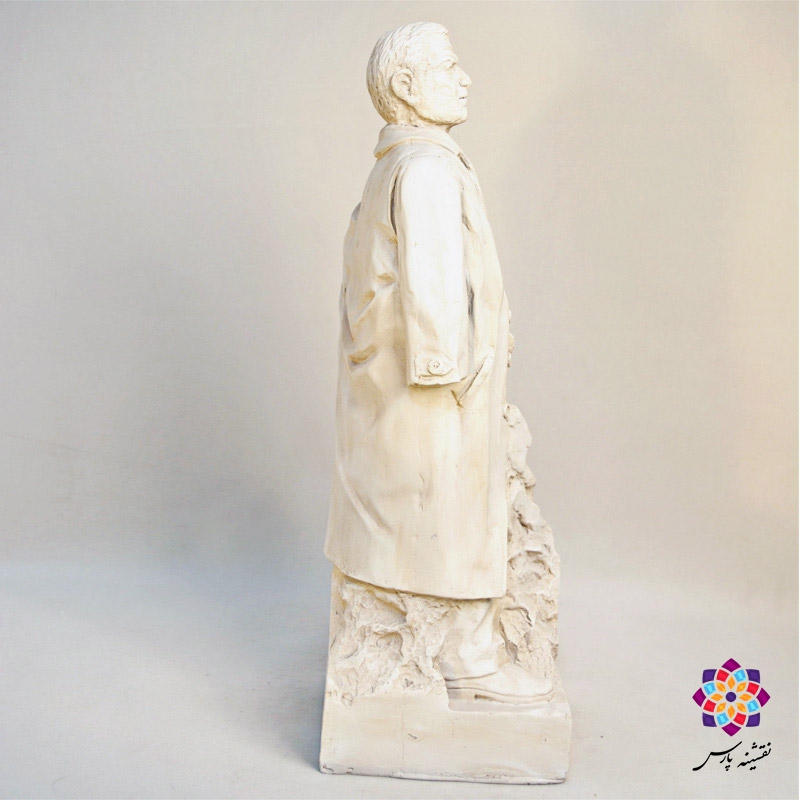 تندیس استاد شهریار (ایستاده) تندیس استاد شهریار (ایستاده)